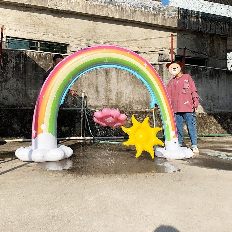 膨らませられる巨大ビーチボールスプリングラー 6 フィート 水彩虹アーチ トイ 子供向け